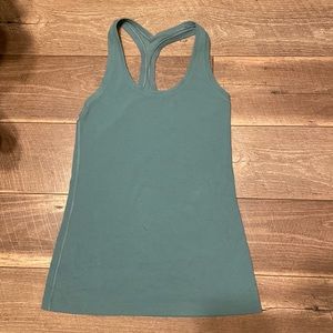 Lululemon nulu tank top size 6